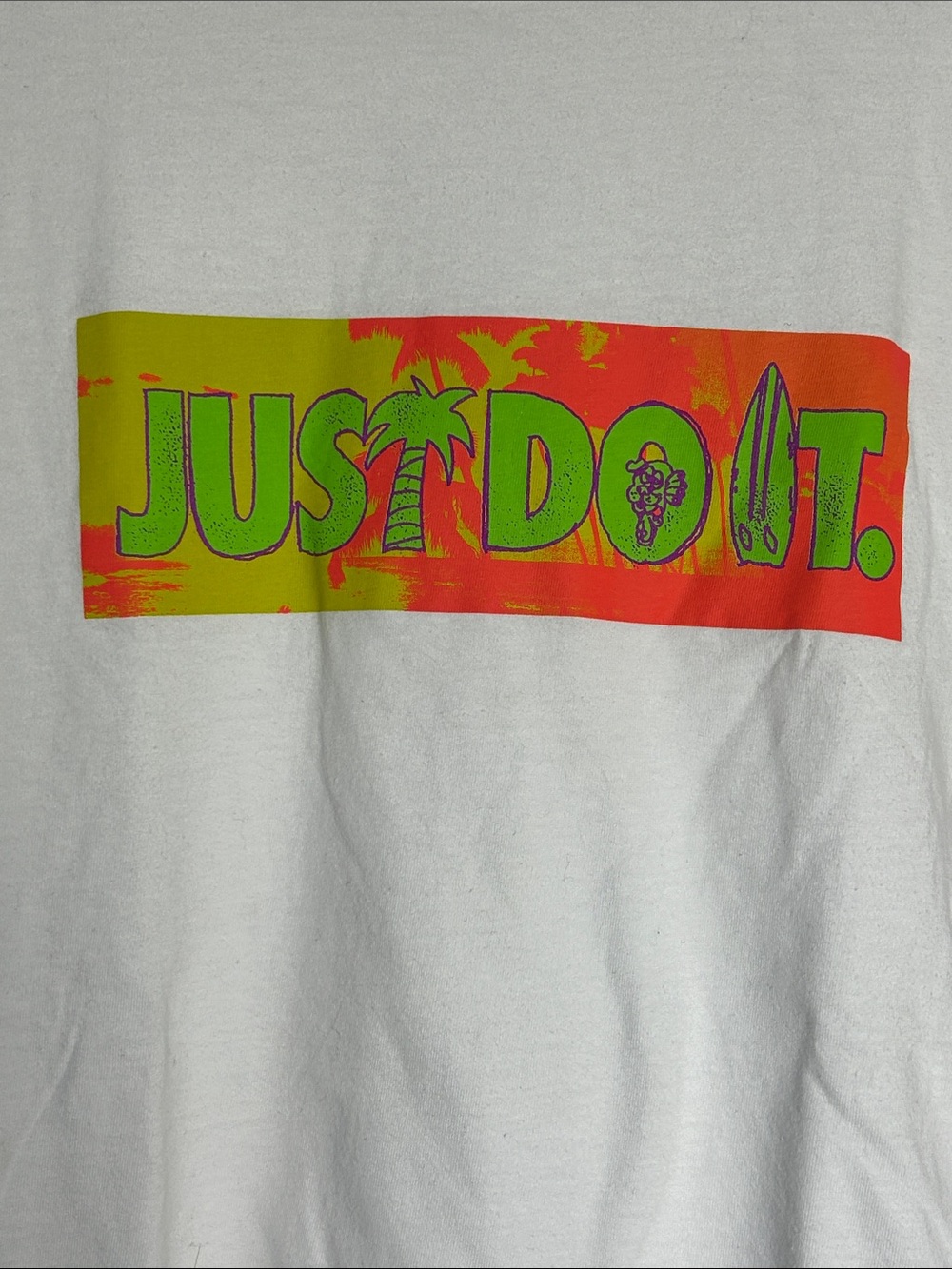 Nike men’s size large Just Do It Front Graphic White Short Sleeve T Shirt